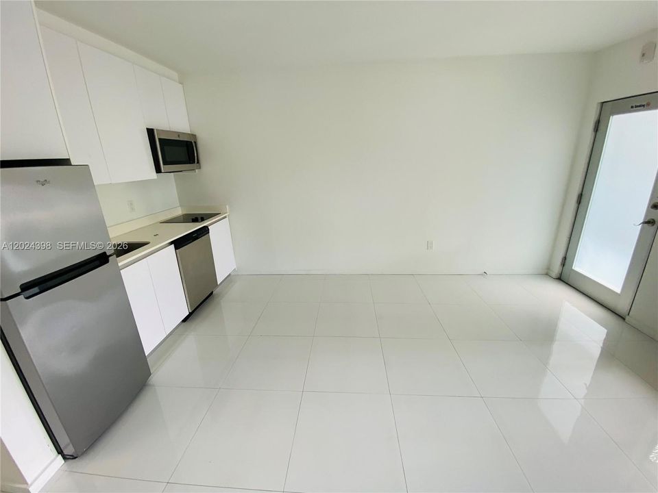 В аренду: $1,900 (1 спален, 1 ванн, 410 Квадратных фут)