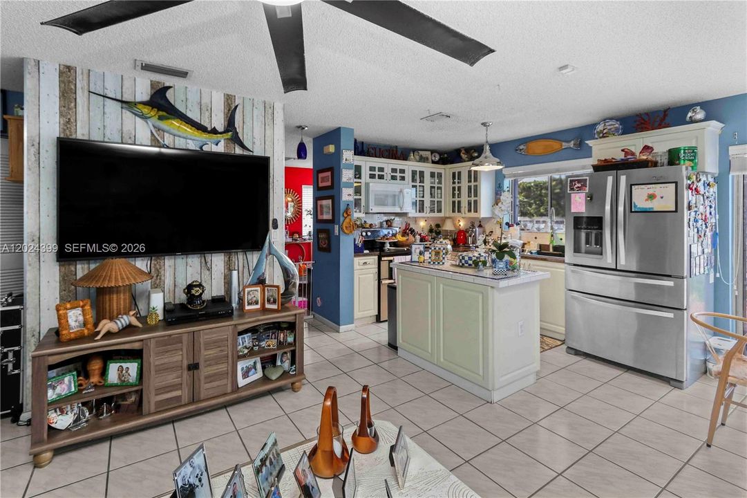 En Venta: $595,900 (3 camas, 2 baños, 1669 Pies cuadrados)
