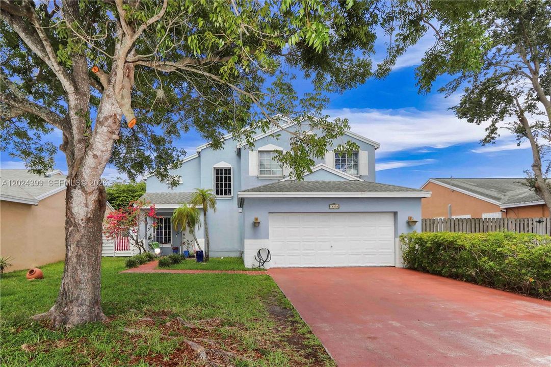 En Venta: $595,900 (3 camas, 2 baños, 1669 Pies cuadrados)