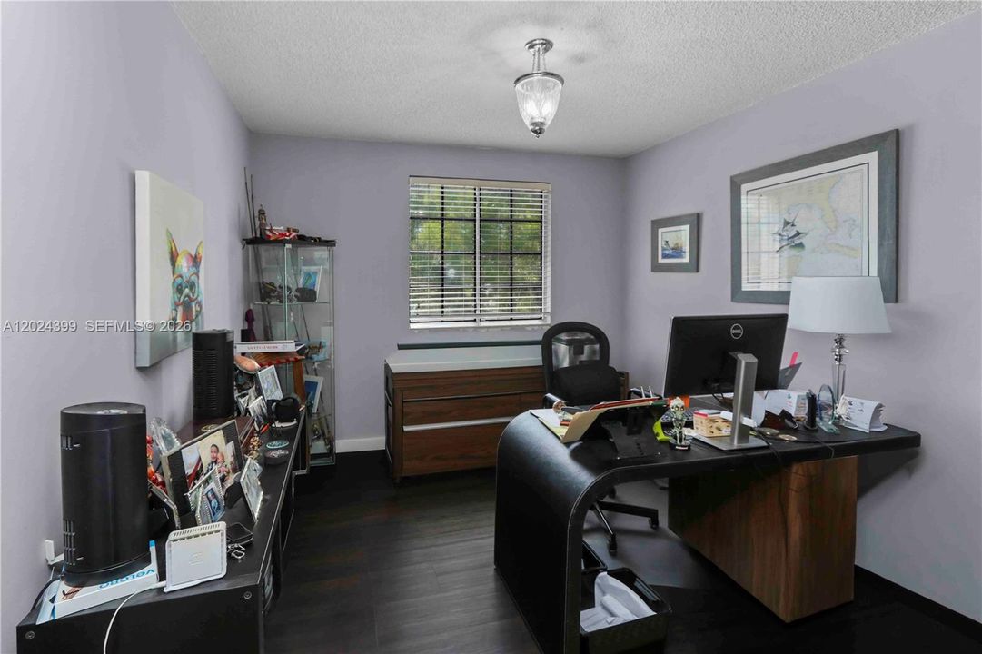 En Venta: $595,900 (3 camas, 2 baños, 1669 Pies cuadrados)