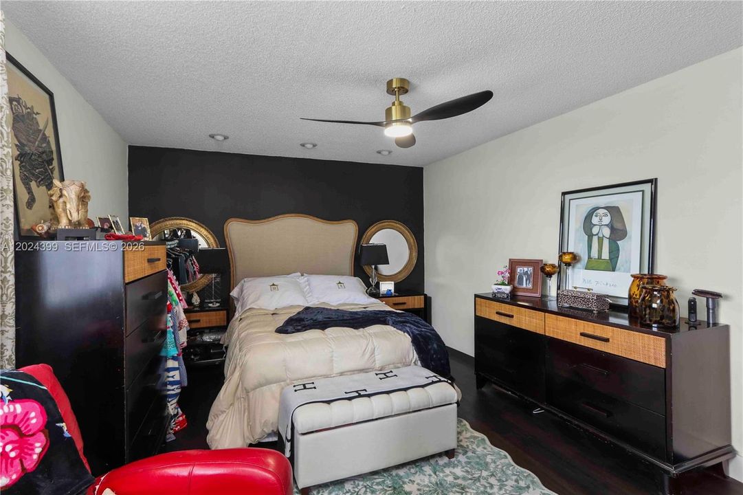 En Venta: $595,900 (3 camas, 2 baños, 1669 Pies cuadrados)