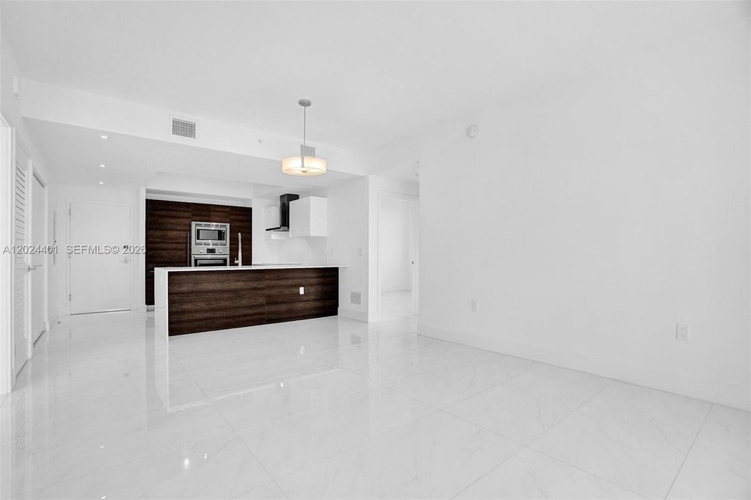 For Rent: $6,300 (3 beds, 2 baths, 1107 Square Feet)