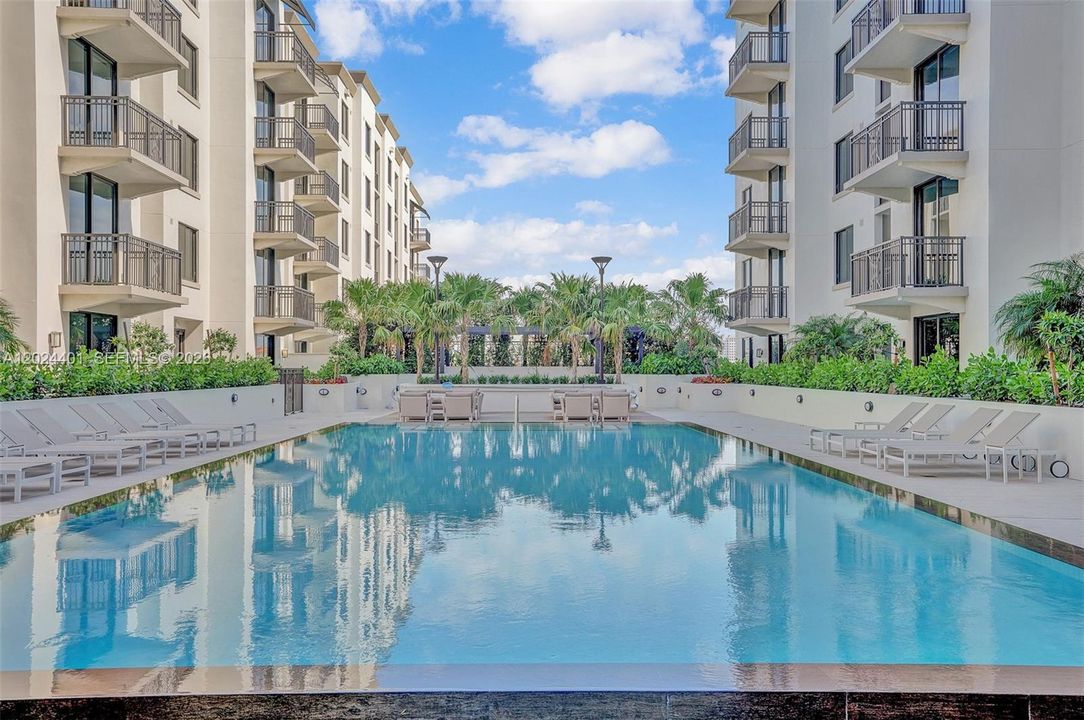 For Rent: $6,300 (3 beds, 2 baths, 1107 Square Feet)