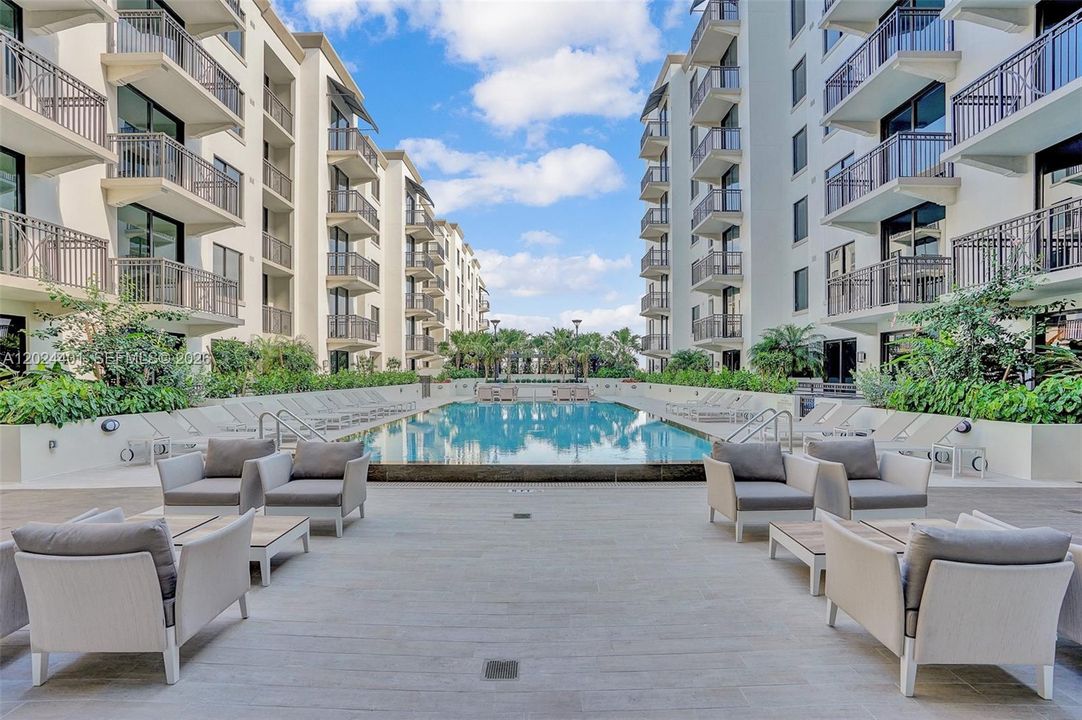 For Rent: $6,300 (3 beds, 2 baths, 1107 Square Feet)