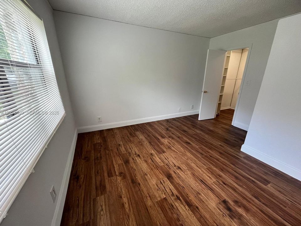 For Rent: $1,450 (1 beds, 1 baths, 760 Square Feet)