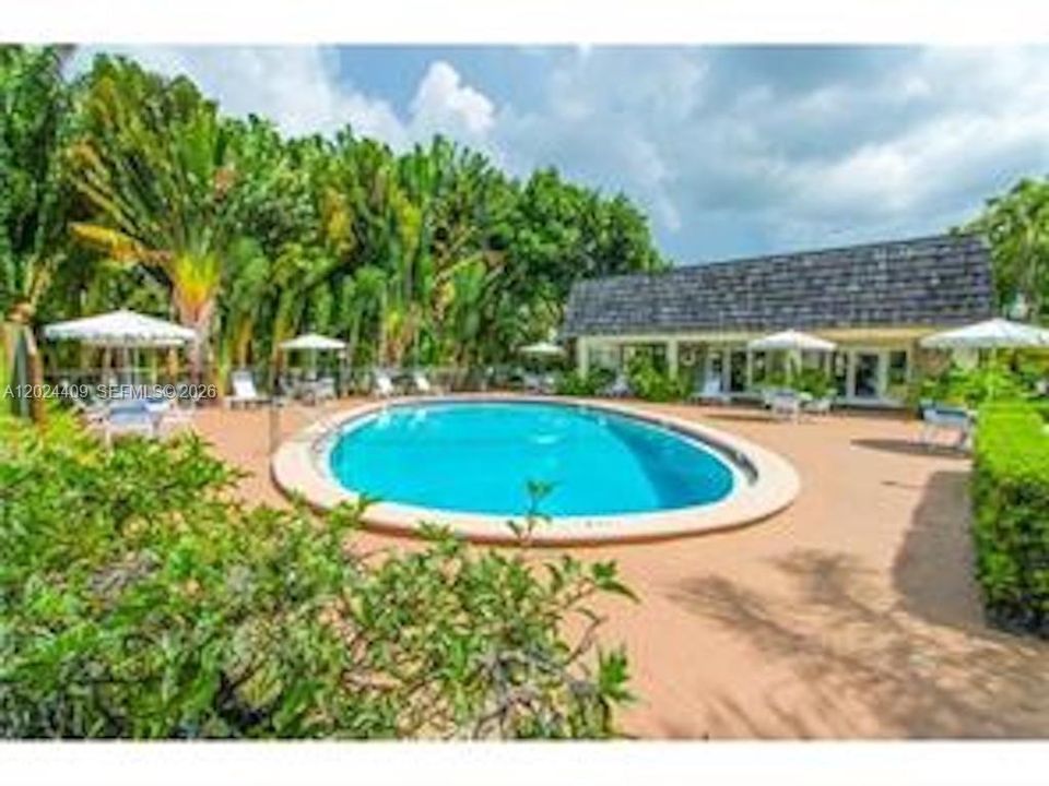 For Rent: $1,450 (1 beds, 1 baths, 760 Square Feet)