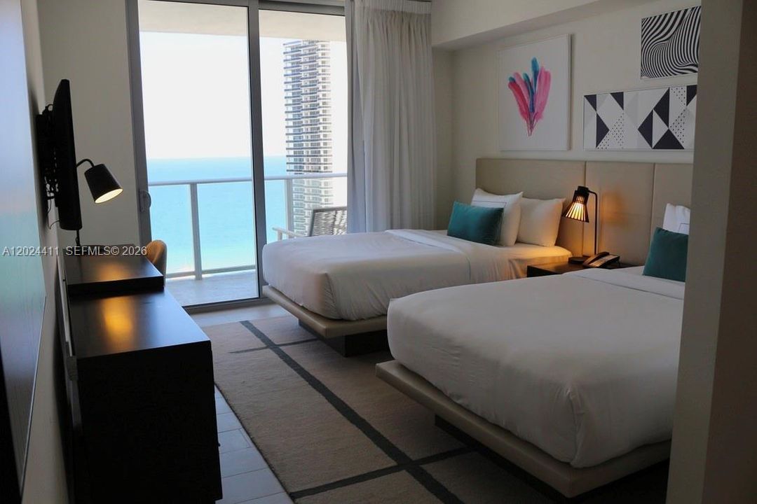 For Sale: $725,000 (2 beds, 2 baths, 1055 Square Feet)