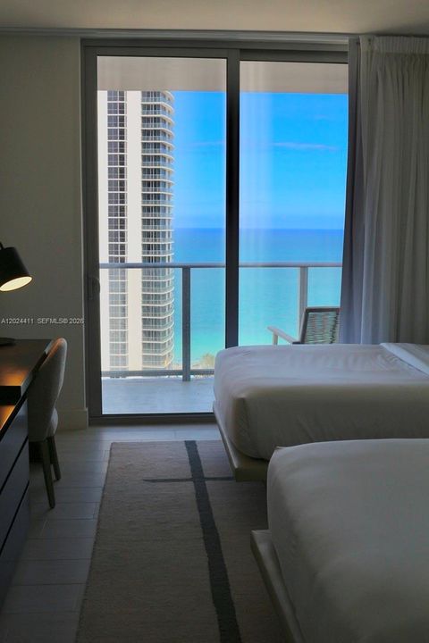 For Sale: $725,000 (2 beds, 2 baths, 1055 Square Feet)