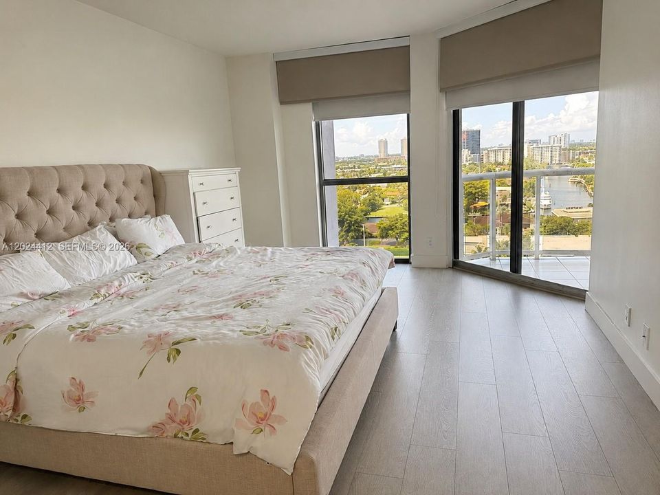 В аренду: $3,900 (2 спален, 2 ванн, 1310 Квадратных фут)