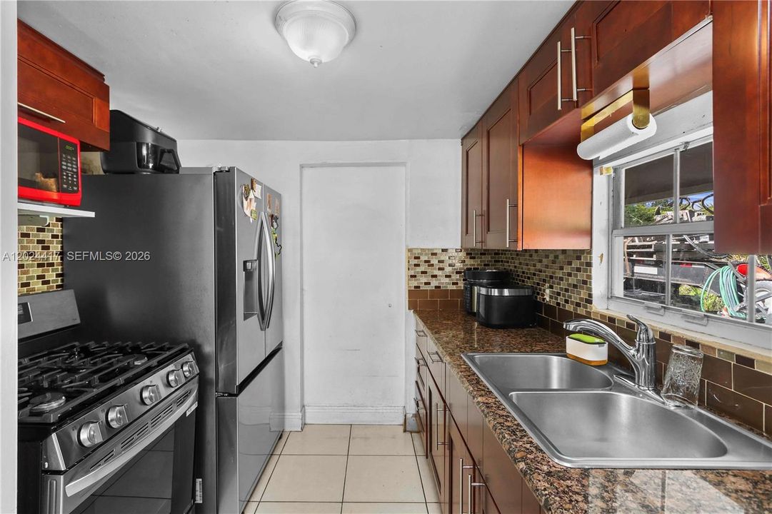 For Sale: $185,000 (5 beds, 4 baths, 60696 Square Feet)