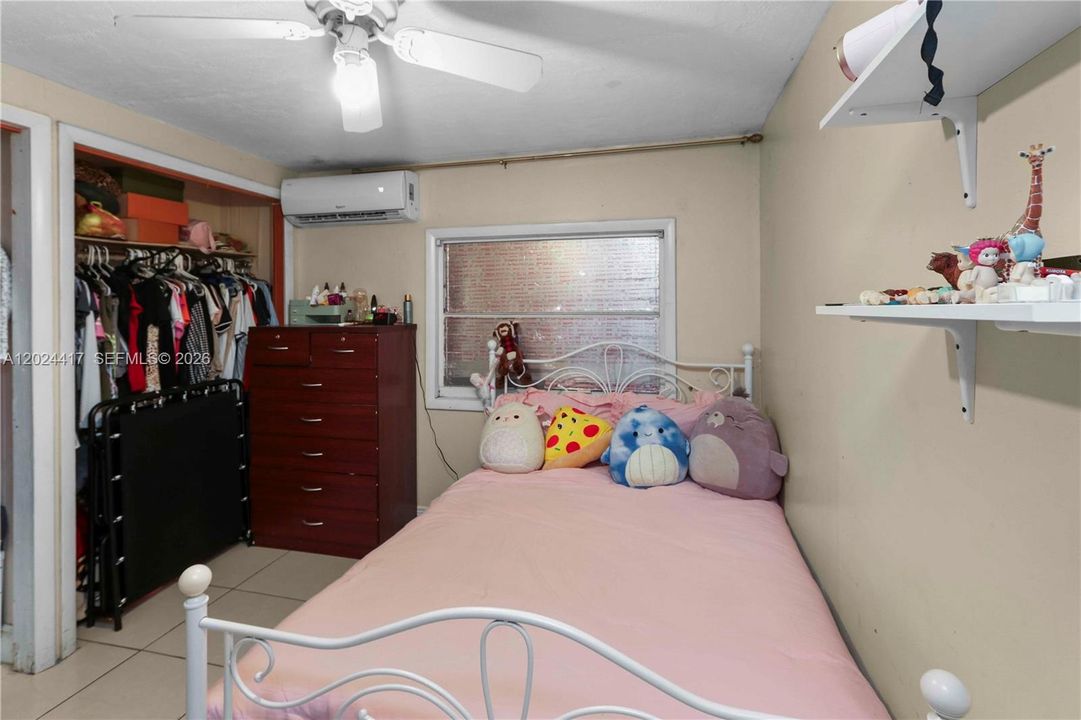 For Sale: $185,000 (5 beds, 4 baths, 60696 Square Feet)