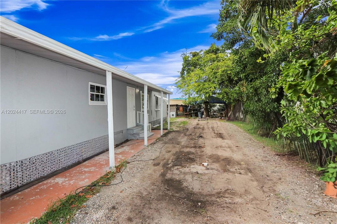 For Sale: $185,000 (5 beds, 4 baths, 60696 Square Feet)