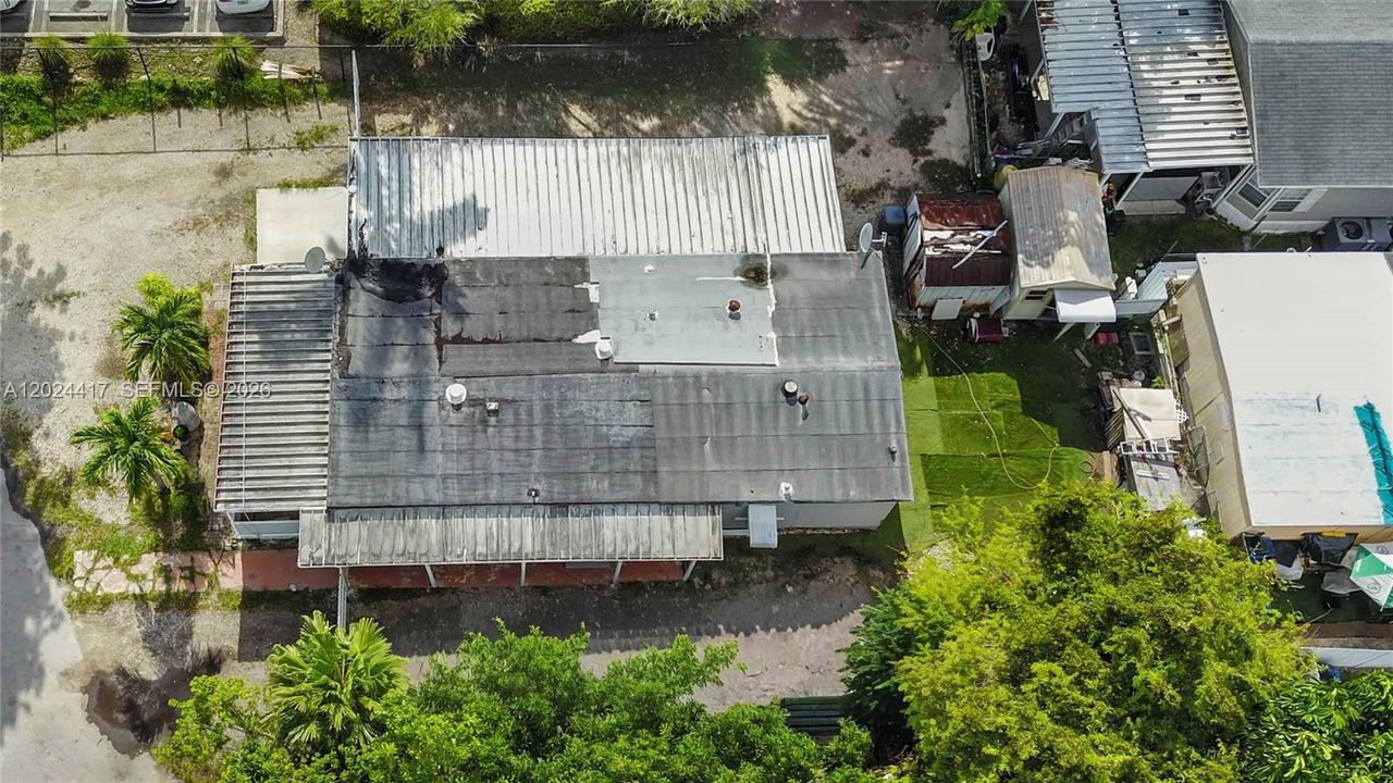 For Sale: $185,000 (5 beds, 4 baths, 60696 Square Feet)
