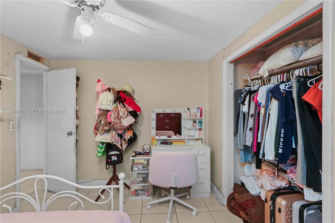 For Sale: $185,000 (5 beds, 4 baths, 60696 Square Feet)