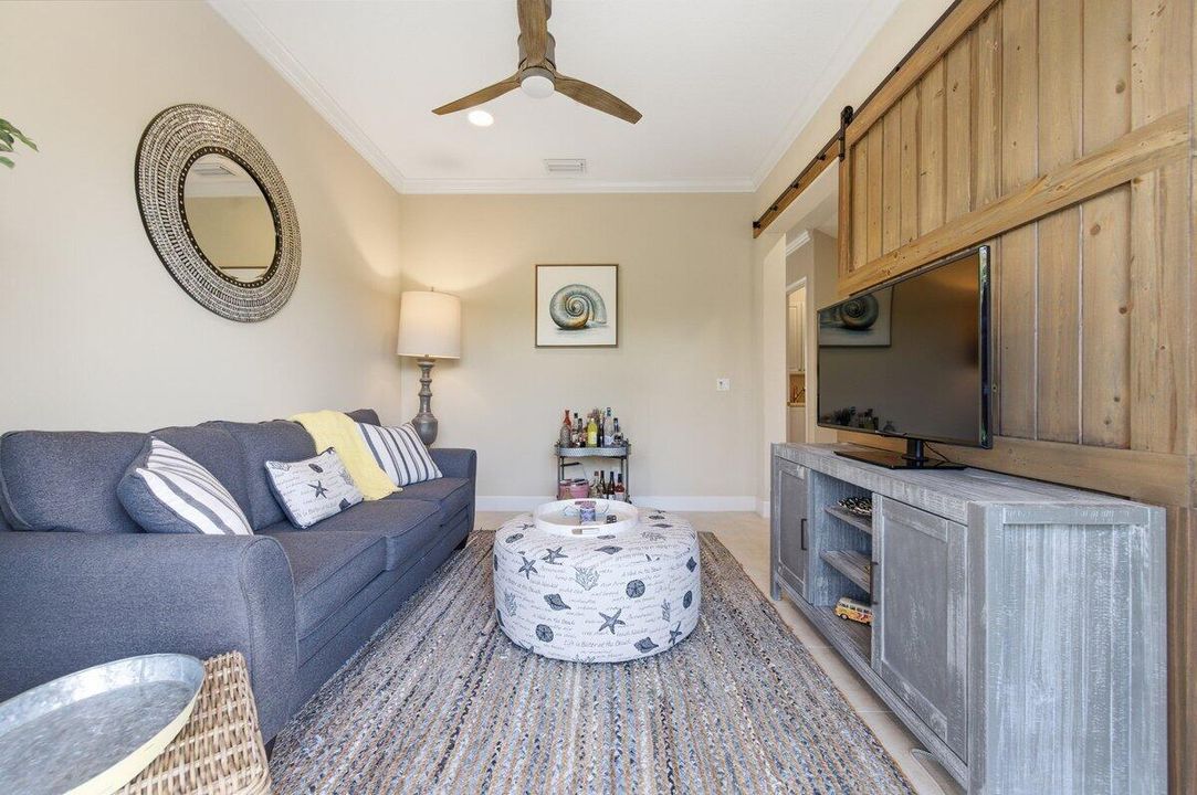 Den/Flex Room