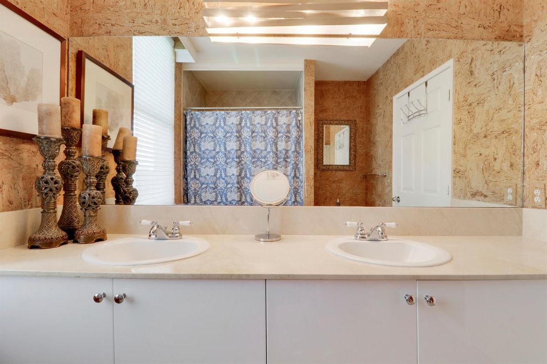 Ensuite Primary Bath