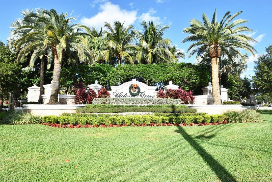Victoria Grove Entryway