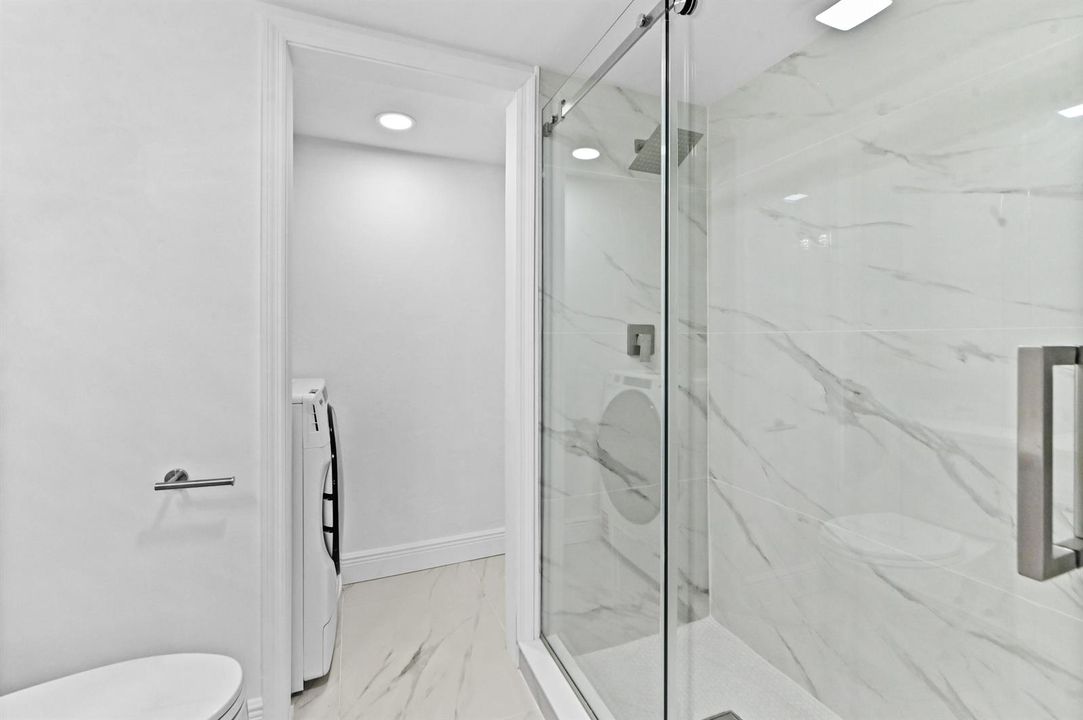 1st Floor Bathroom