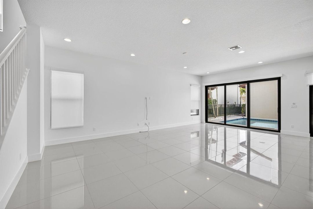 22-web-or-mls-5D1A9412