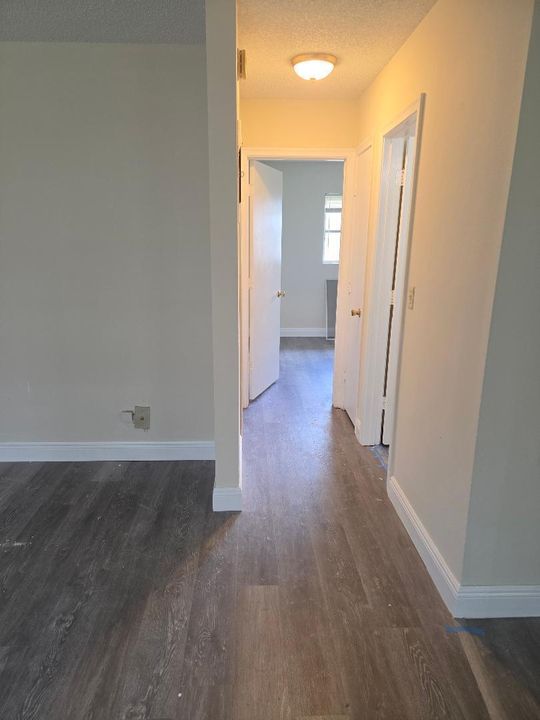 5186 NE 6th Apt 715 HALLWAY 1
