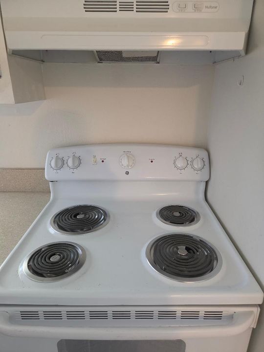 5186 NE 6th Apt 715 KITCHEN 2