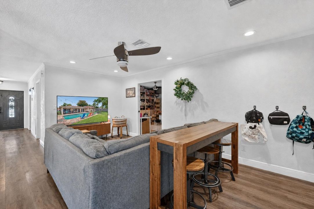 FAMILY ROOM 1