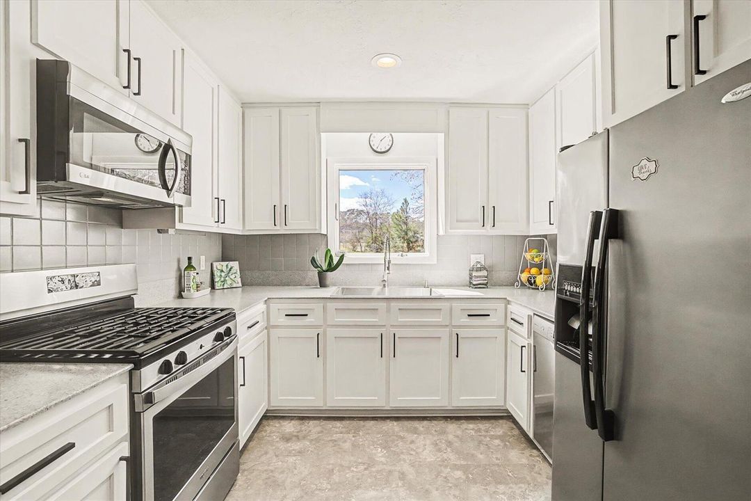 20-6611 Crooked Creek-20