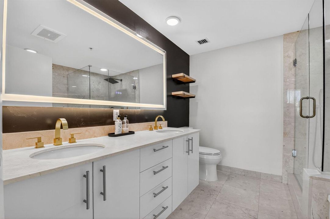 Updated Primary Bathroom, Double Sinks