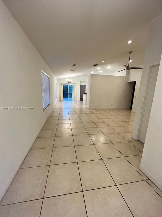 В аренду: $3,900 (3 спален, 2 ванн, 1347 Квадратных фут)