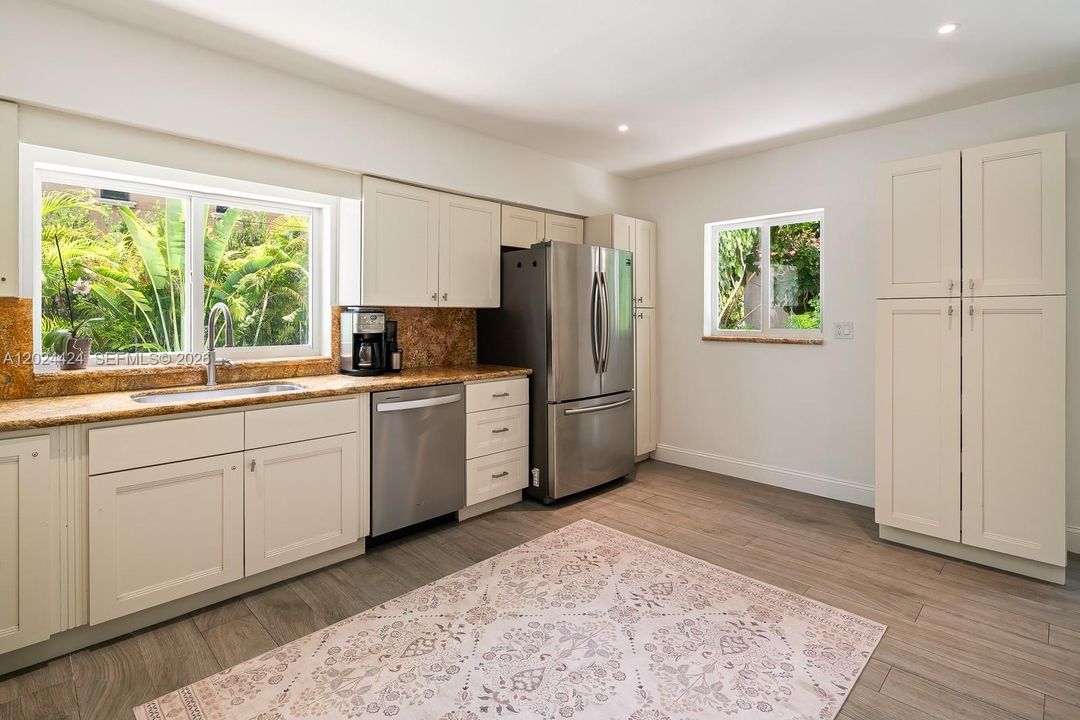 Active With Contract: $2,350,000 (4 beds, 3 baths, 2373 Square Feet)