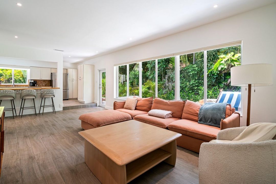 Active With Contract: $2,350,000 (4 beds, 3 baths, 2373 Square Feet)
