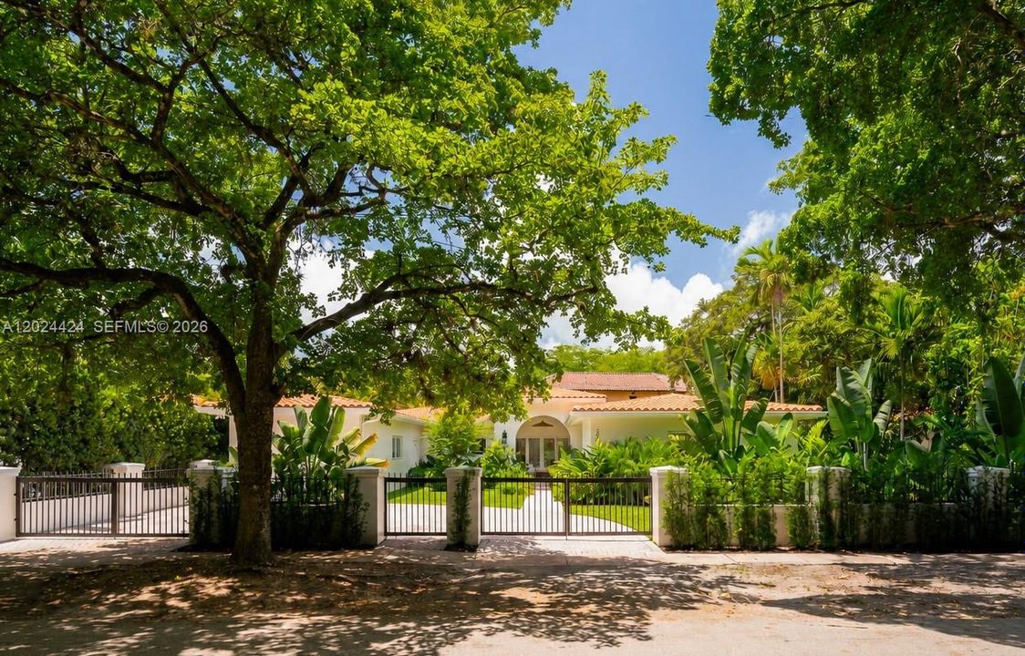 Active With Contract: $2,350,000 (4 beds, 3 baths, 2373 Square Feet)