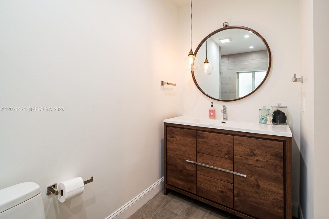 Active With Contract: $2,350,000 (4 beds, 3 baths, 2373 Square Feet)