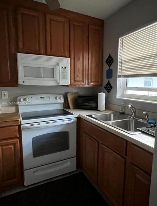 В аренду: $1,695 (1 спален, 1 ванн, 530 Квадратных фут)