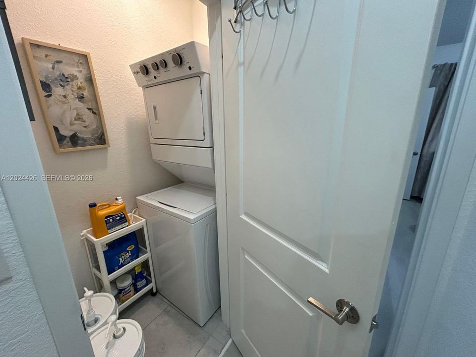 На продажу: $425,000 (4 спален, 3 ванн, 1680 Квадратных фут)