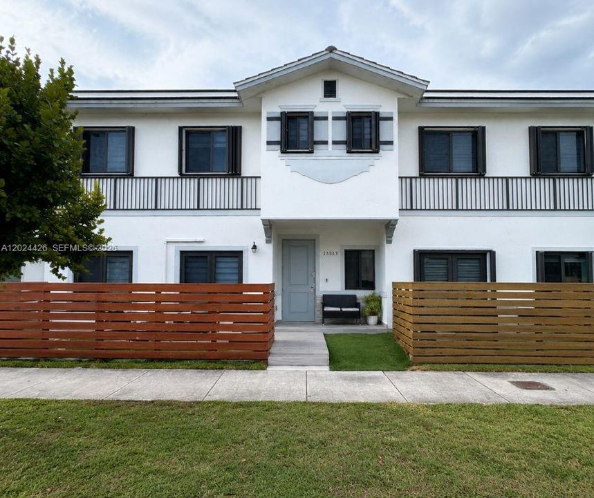 На продажу: $425,000 (4 спален, 3 ванн, 1680 Квадратных фут)