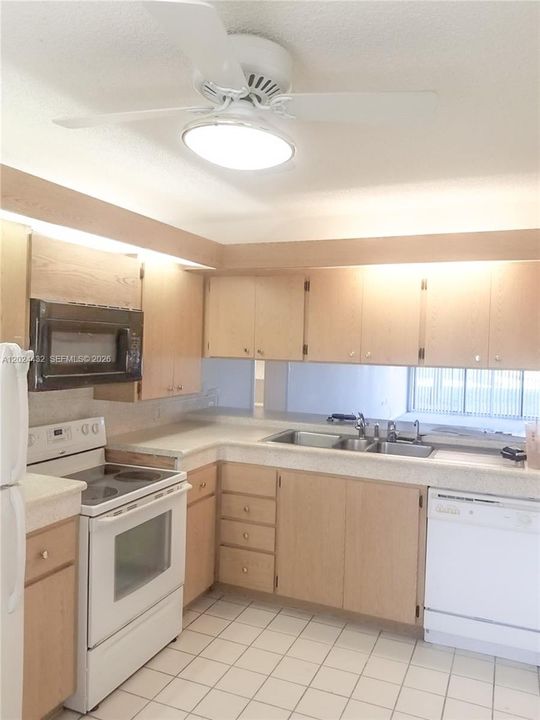 For Rent: $1,850 (2 beds, 2 baths, 1442 Square Feet)