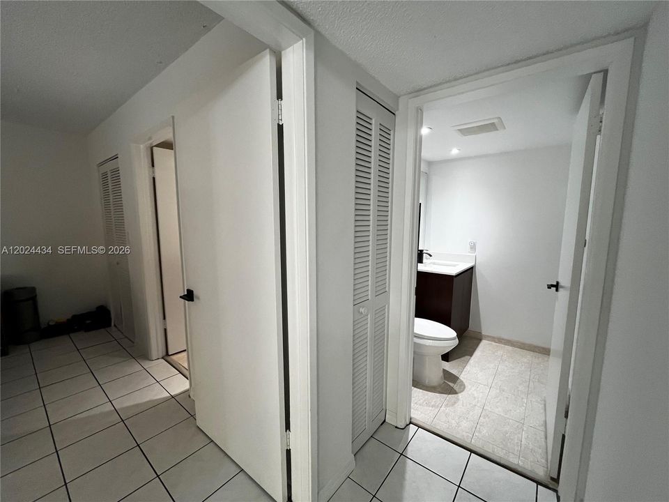 В аренду: $2,000 (1 спален, 1 ванн, 980 Квадратных фут)