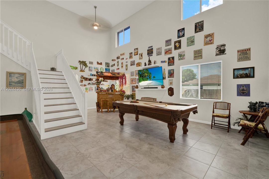 For Sale: $1,097,000 (6 beds, 4 baths, 3820 Square Feet)