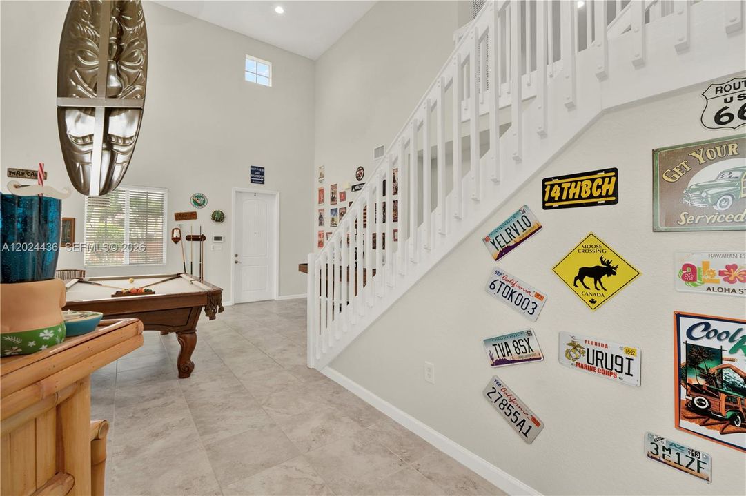 For Sale: $1,097,000 (6 beds, 4 baths, 3820 Square Feet)