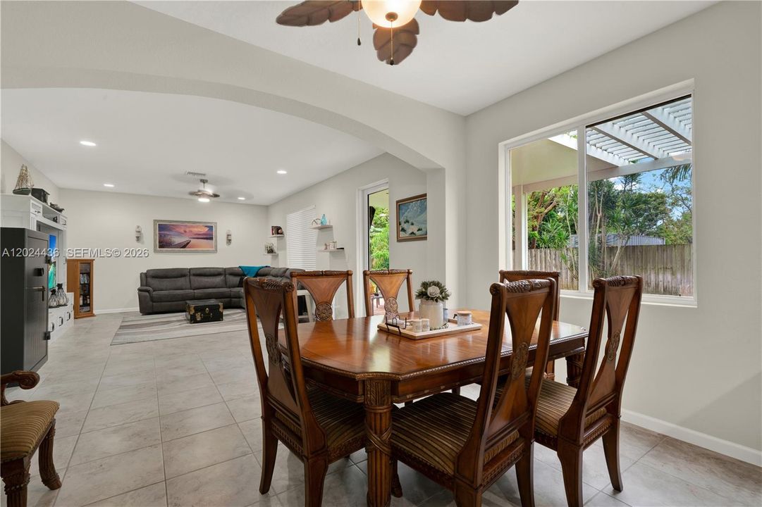For Sale: $1,097,000 (6 beds, 4 baths, 3820 Square Feet)