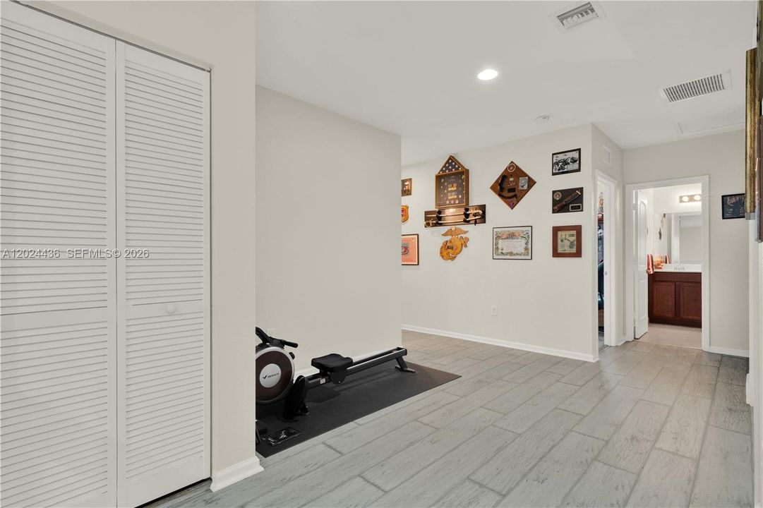 For Sale: $1,097,000 (6 beds, 4 baths, 3820 Square Feet)