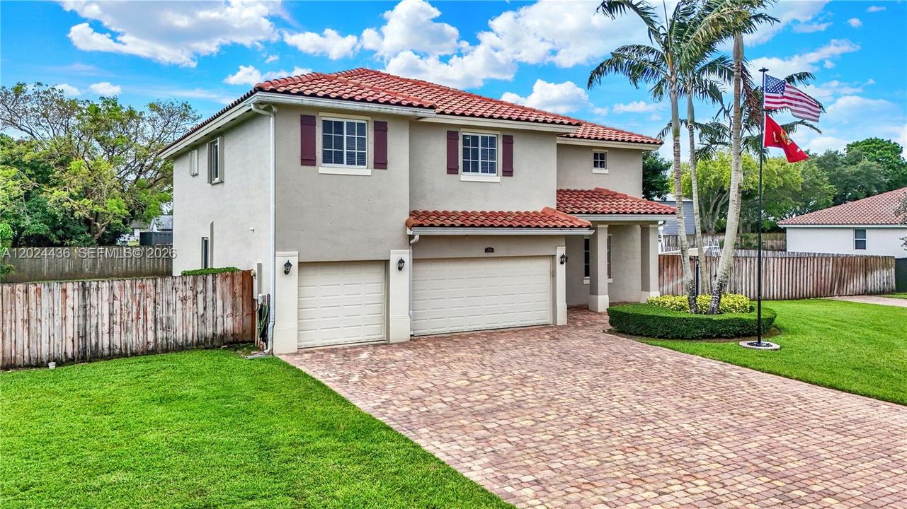 For Sale: $1,097,000 (6 beds, 4 baths, 3820 Square Feet)