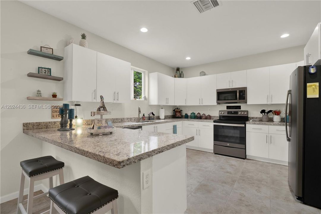 For Sale: $1,097,000 (6 beds, 4 baths, 3820 Square Feet)