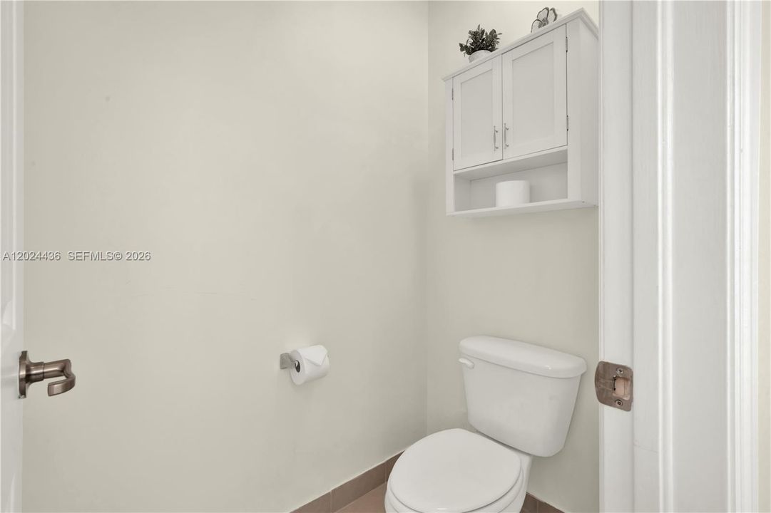 For Sale: $1,097,000 (6 beds, 4 baths, 3820 Square Feet)