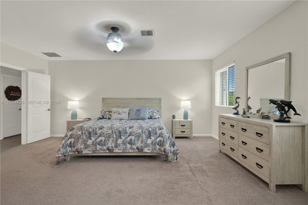 For Sale: $1,097,000 (6 beds, 4 baths, 3820 Square Feet)
