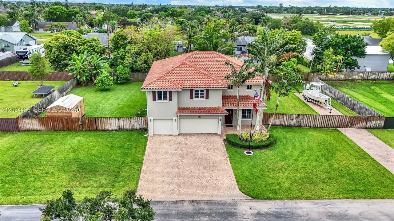 For Sale: $1,097,000 (6 beds, 4 baths, 3820 Square Feet)