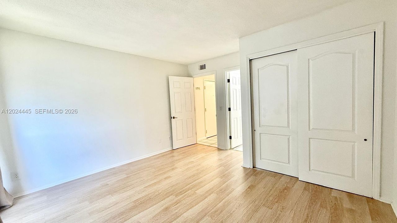 Active With Contract: $2,000 (2 beds, 2 baths, 770 Square Feet)