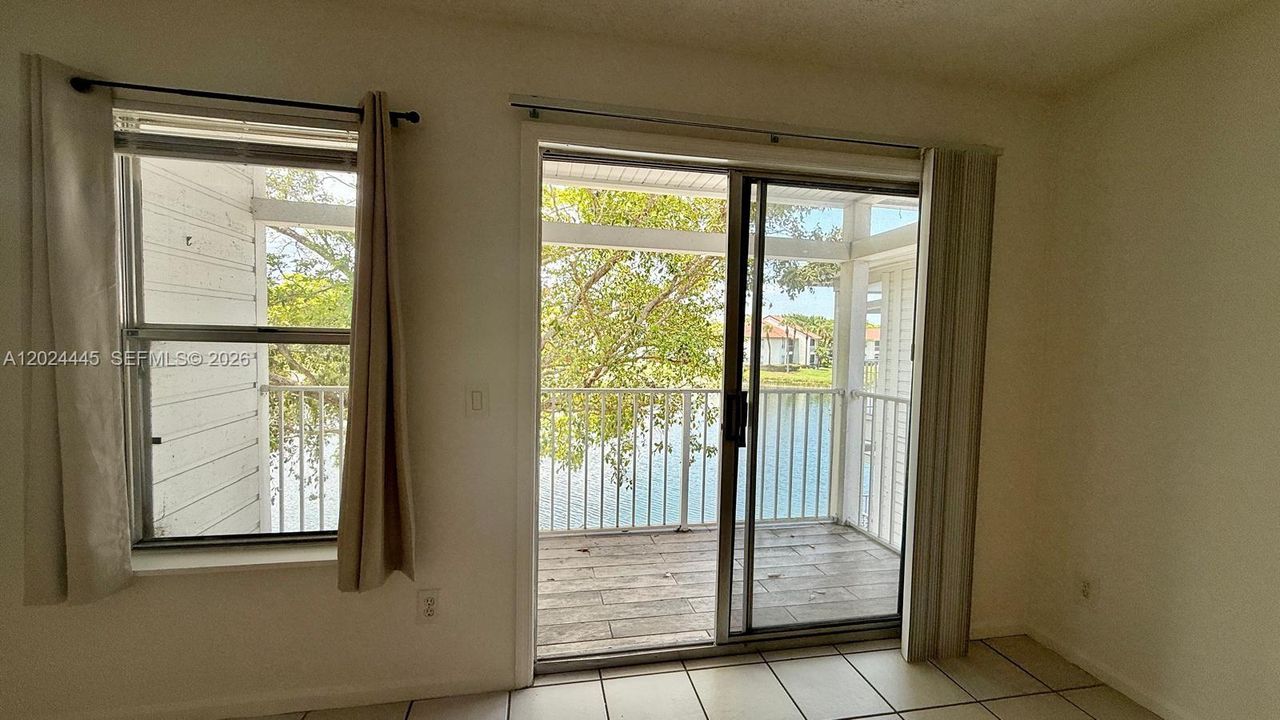 Active With Contract: $2,000 (2 beds, 2 baths, 770 Square Feet)