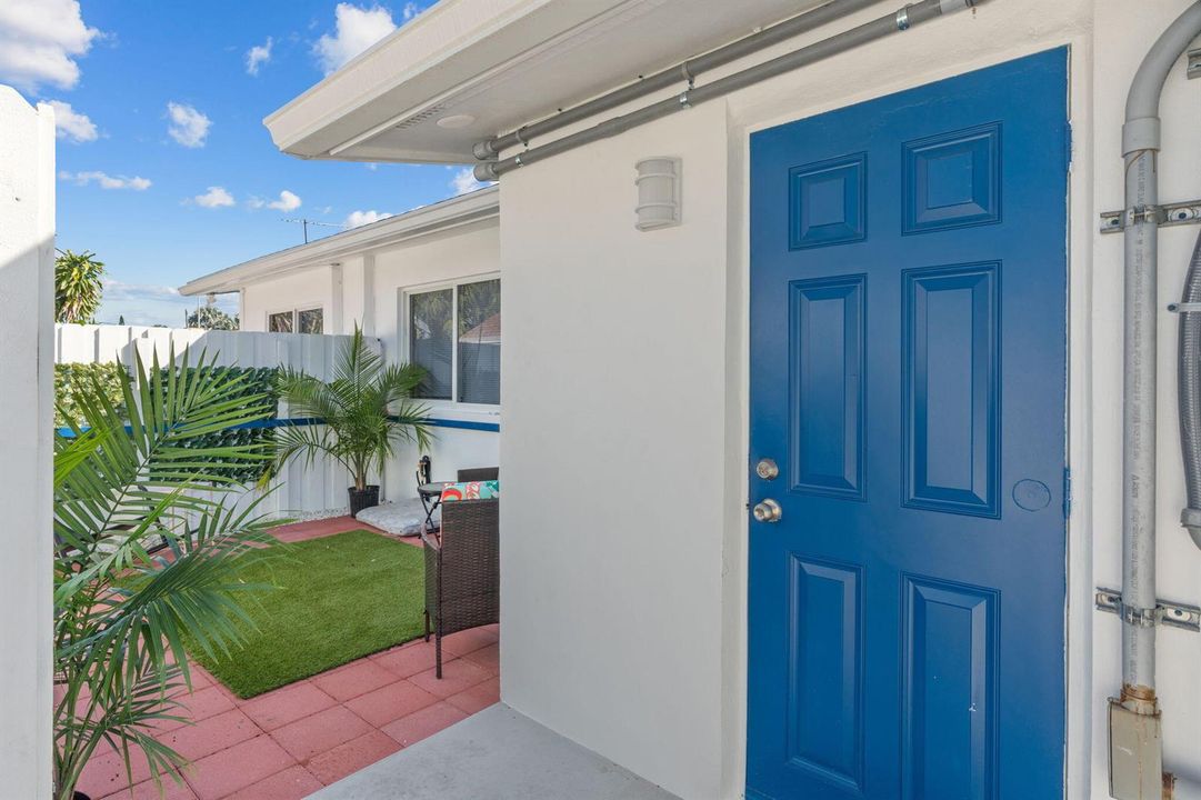 Private Yard - 1539 Unit